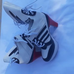 Used suicide Squad Harley Quinn boots, us size 6